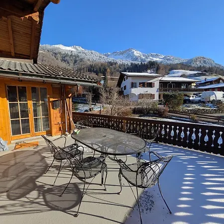 Train Station 50 Meters Away, One Stop To Center Gotschna Parsenn Lift, 20 Min To Davos * クロスタース
