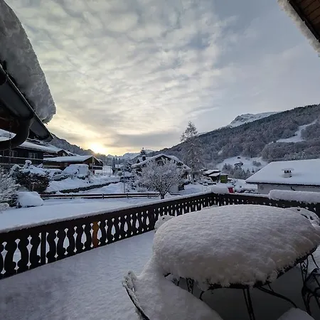 Train Station 50 Meters Away, One Stop To Center Gotschna Parsenn Lift, 20 Min To Davos Klosters