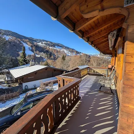 別荘 Train Station 50 Meters Away, One Stop To Center Gotschna Parsenn Lift, 20 Min To Davos