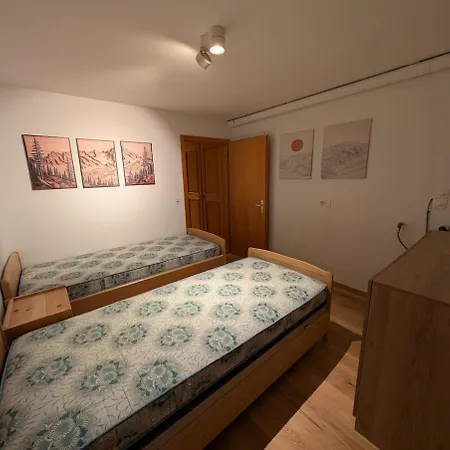 Train Station 50 Meters Away, One Stop To Center Gotschna Parsenn Lift, 20 Min To Davos *