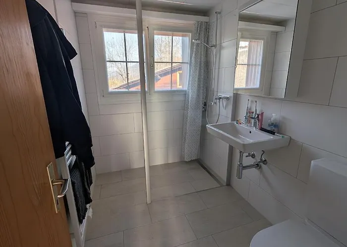 Great Location, Peaceful, Spacious *